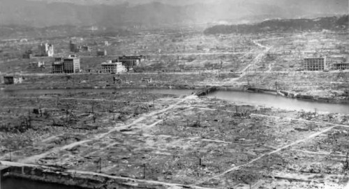 Рис. 40. Хиросима после атомной бомбардировки